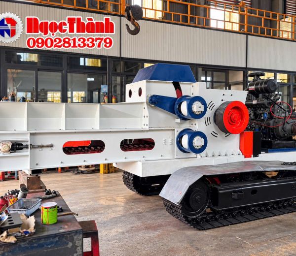 Máy băm gỗ di động