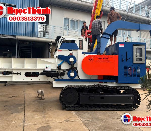 Máy băm gỗ di động